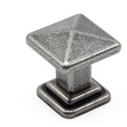 Ручка-кнопка Tower Square 19.4100.58 глянцевое олово 35х35, Metakor